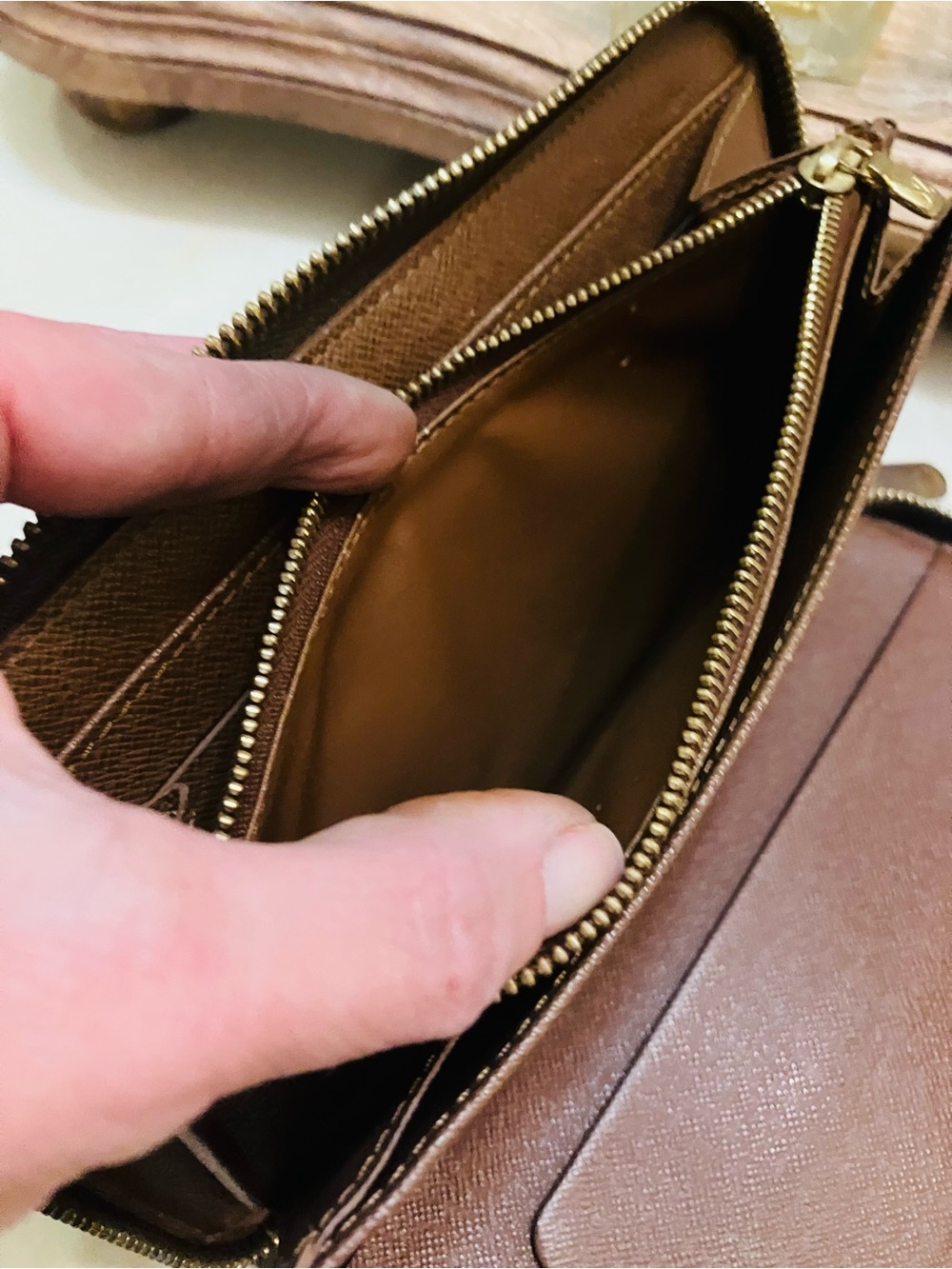 Louis Vuitton Zippy Organizer. - Picture 9 of 12